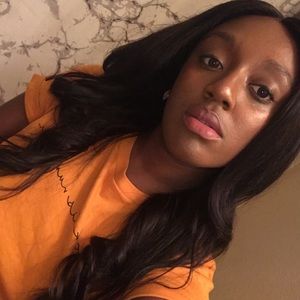 Meet your Posher, Corina